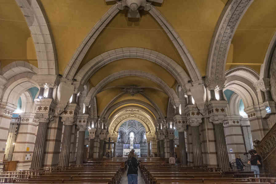 Francia - Lyon 086 - basílica Notre-Dame de Fourvière - cripta.jpg